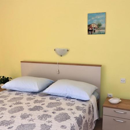 Family Rooms Moela Умаг Екстериор снимка