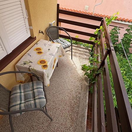 Family Rooms Moela Умаг Екстериор снимка