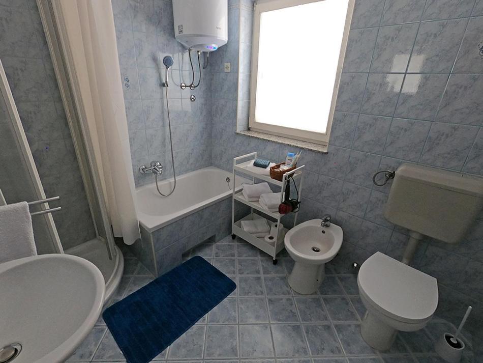 Family Rooms Moela Умаг Екстериор снимка